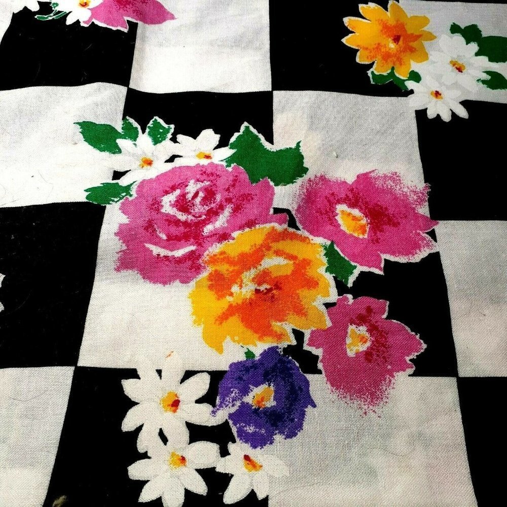 Cotton Sewing Fabric Black White Checkerboard Bright Bold Large Flowers 2.5 yd - Picture 4 of 4